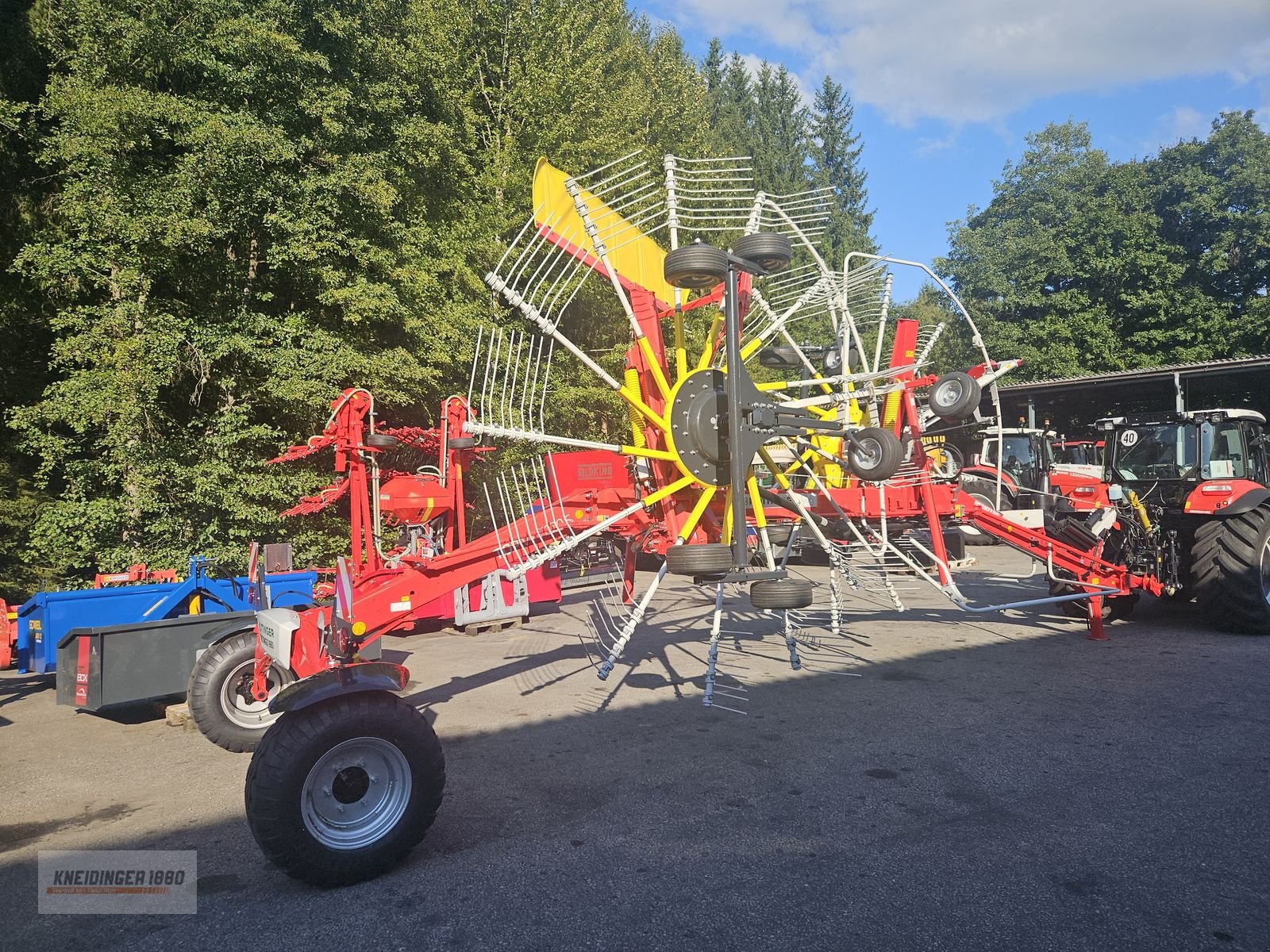 Schwader des Typs Pöttinger Top VT 7620 S, Neumaschine in Altenfelden (Bild 4)