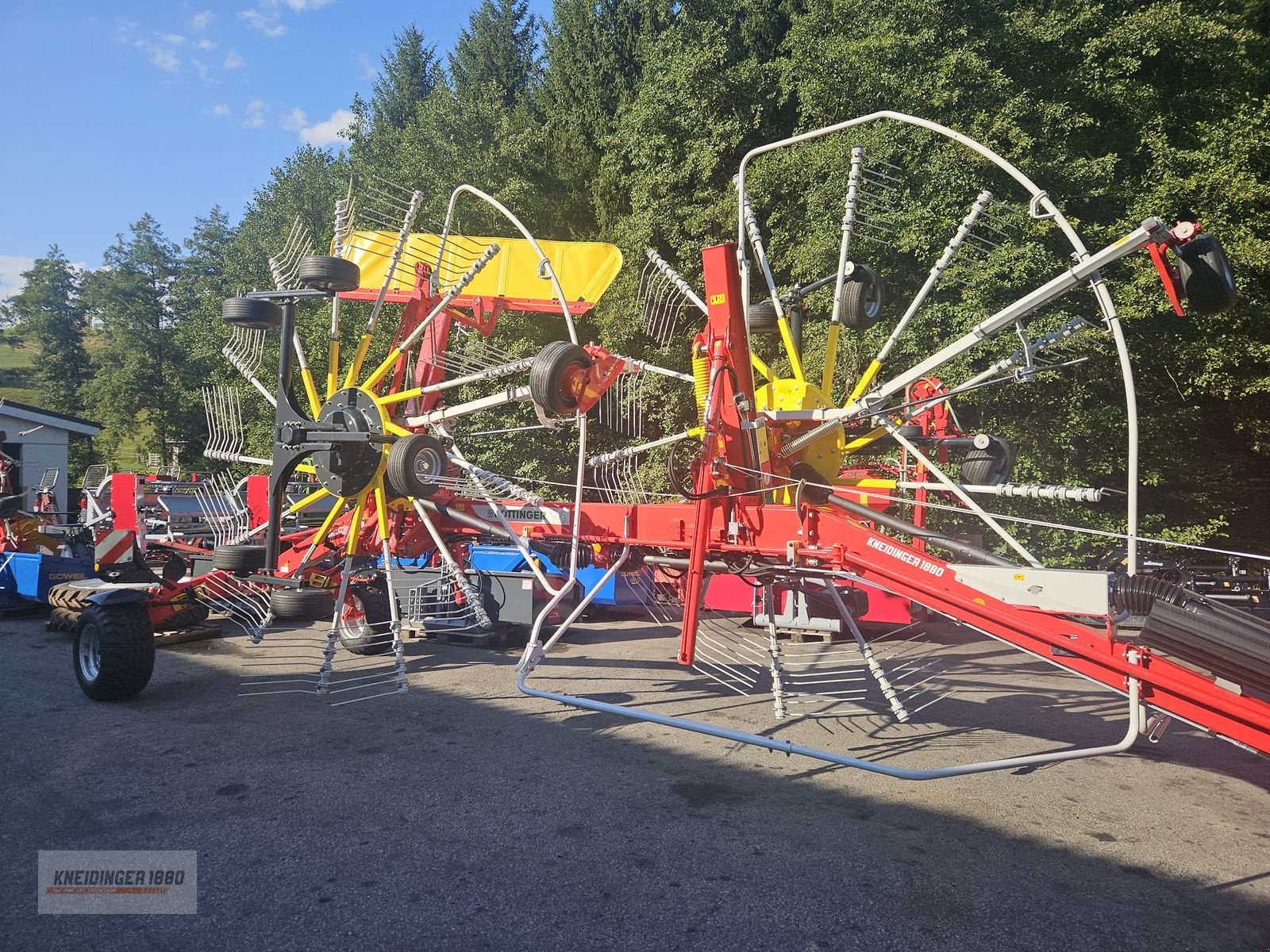 Schwader des Typs Pöttinger Top VT 7620 S, Neumaschine in Altenfelden (Bild 1)