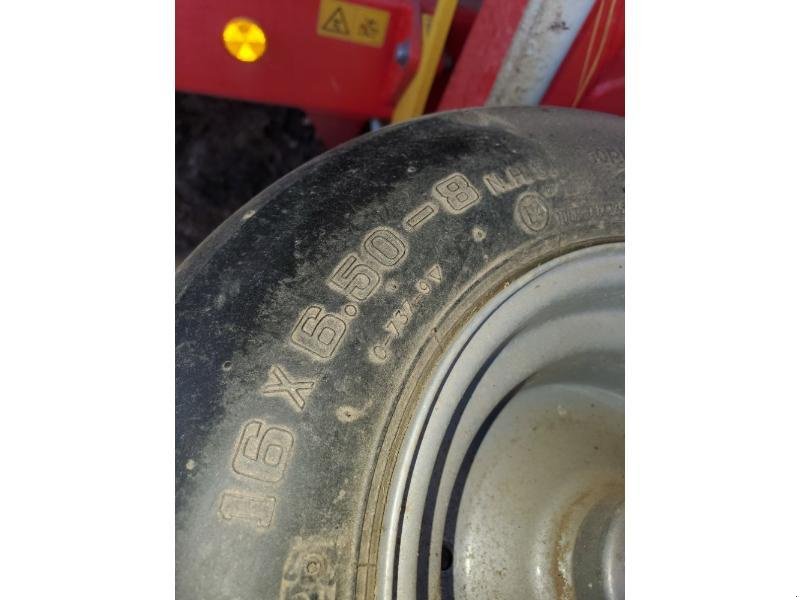 Schwader от тип Pöttinger TOP652, Gebrauchtmaschine в BRAY en Val (Снимка 10)