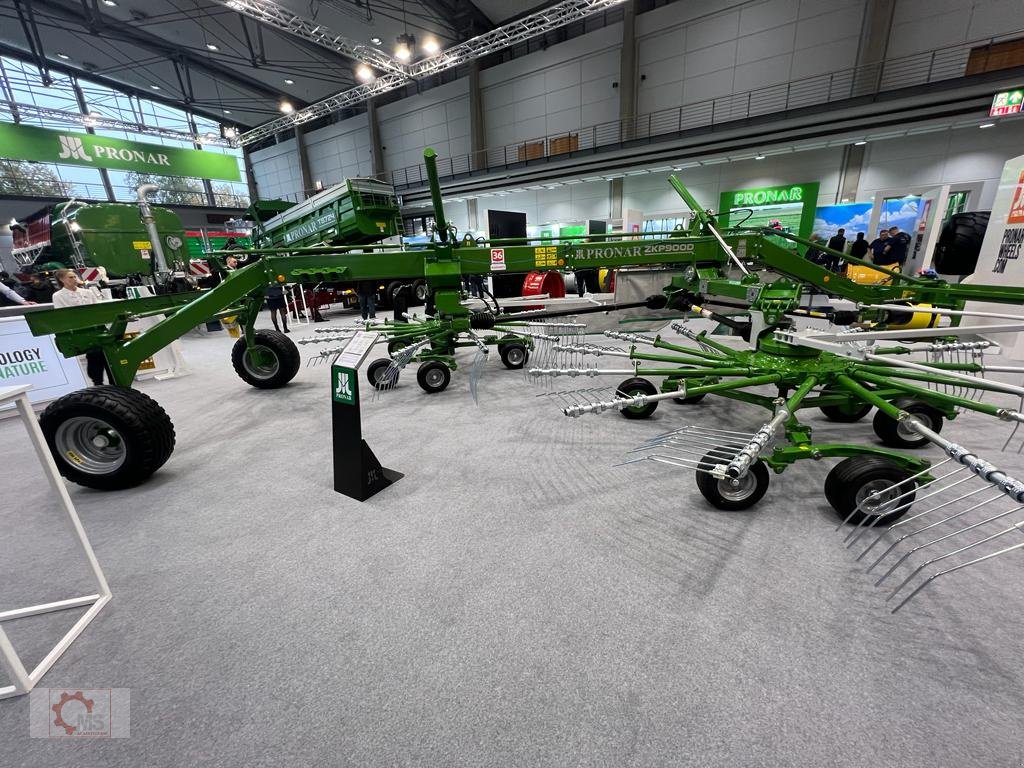 Schwader of the type PRONAR ZKP 900D 9m Seitenschwader Doppelschwader, Neumaschine in Tiefenbach (Picture 11)