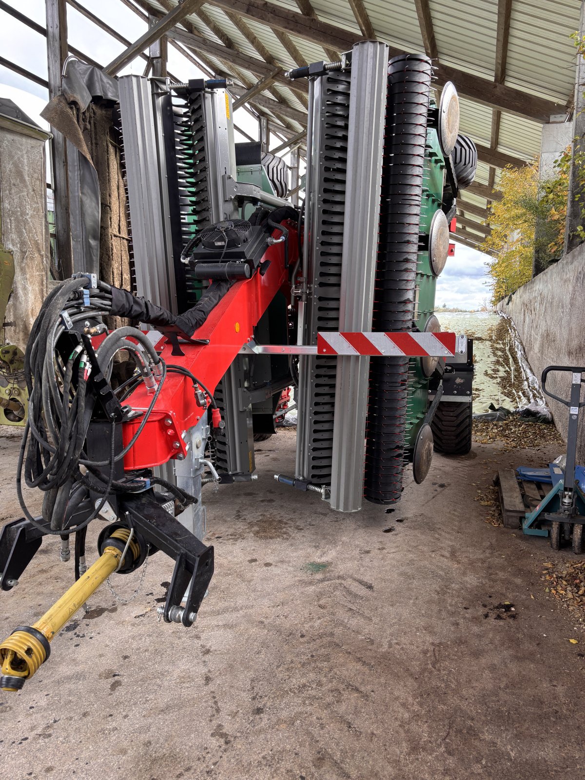 Schwader des Typs Reiter R8, Gebrauchtmaschine in Schmiechen (Bild 2)