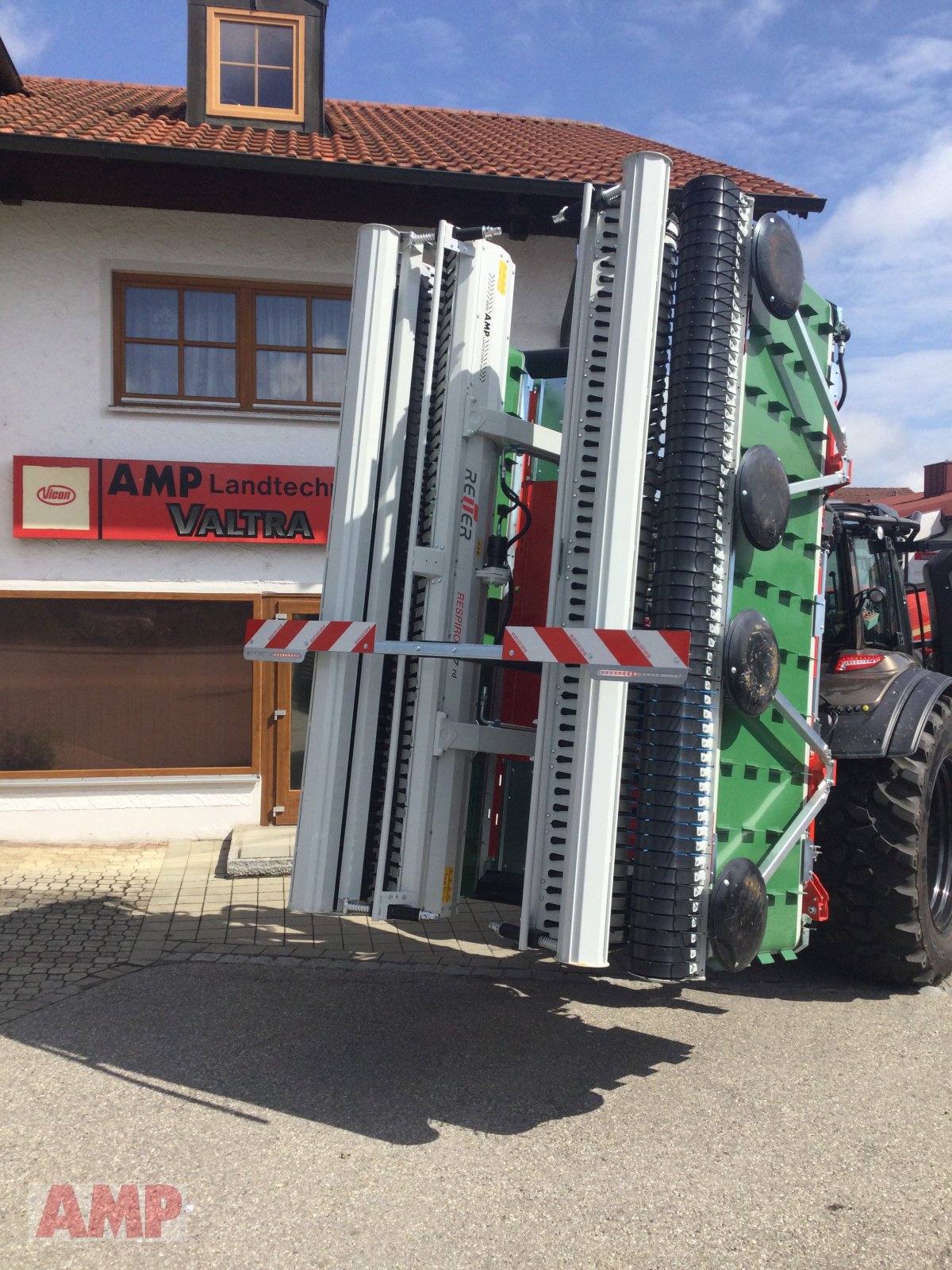 Schwader des Typs Reiter Reiter Respiro R7RD, Neumaschine in Teising (Bild 8)