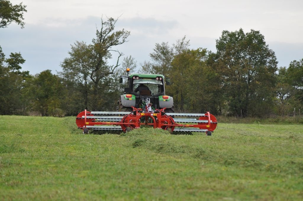 Schwader a típus Repossi Andaineur Frontal ou Porté arrière 6 M Disponible, Gebrauchtmaschine ekkor: BEAUREPAIRE (Kép 2)