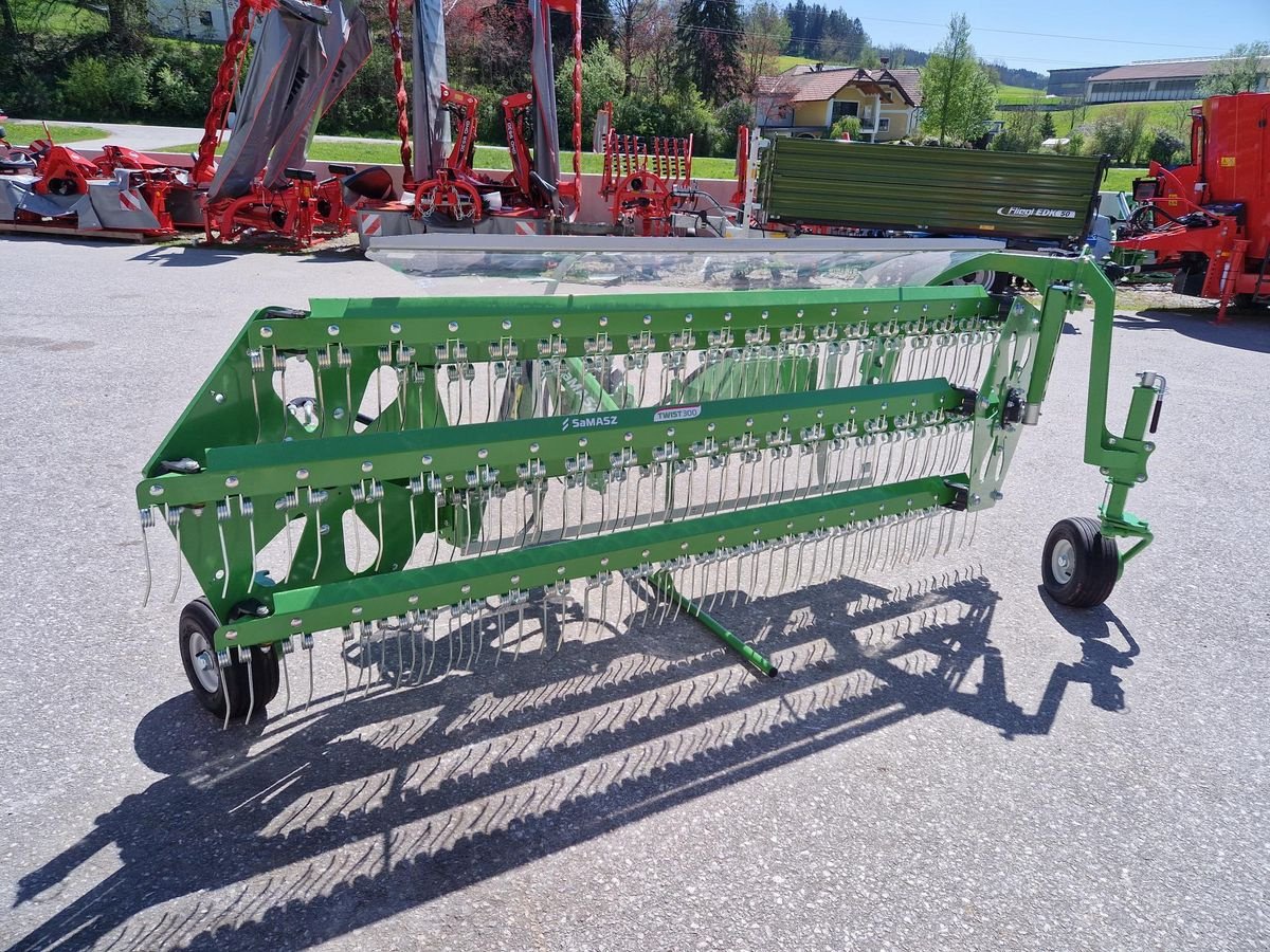 Schwader des Typs SaMASZ TWIST 300 Kammschwader, Neumaschine in Grünbach (Bild 3)