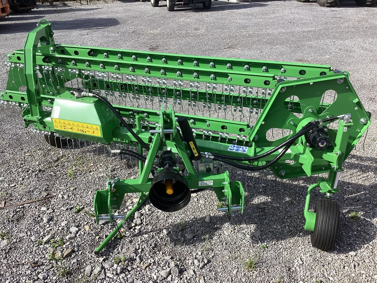 Schwader des Typs SaMASZ TWIST 300, Neumaschine in Bezau (Bild 6)