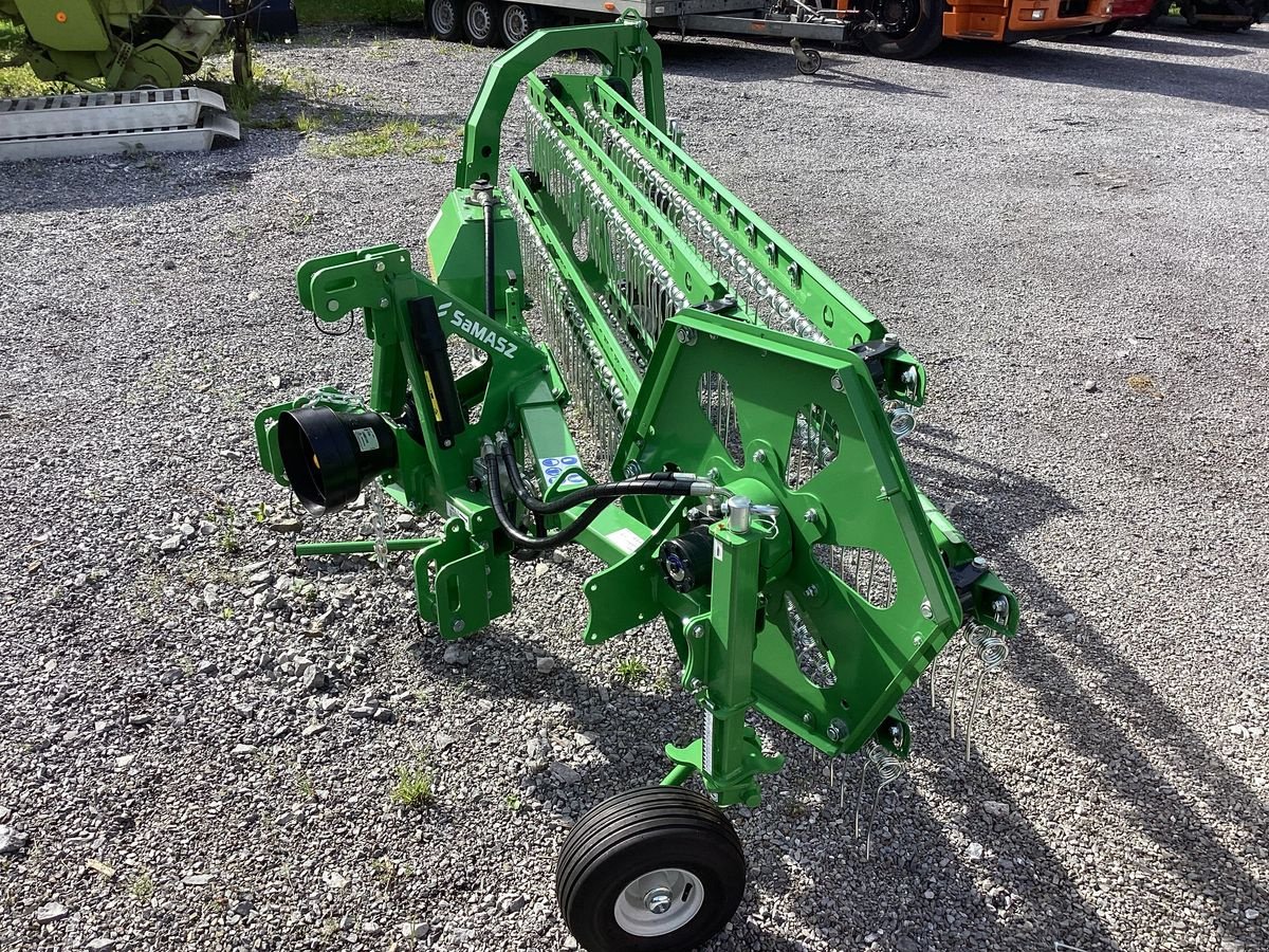 Schwader des Typs SaMASZ TWIST 300, Neumaschine in Bezau (Bild 3)