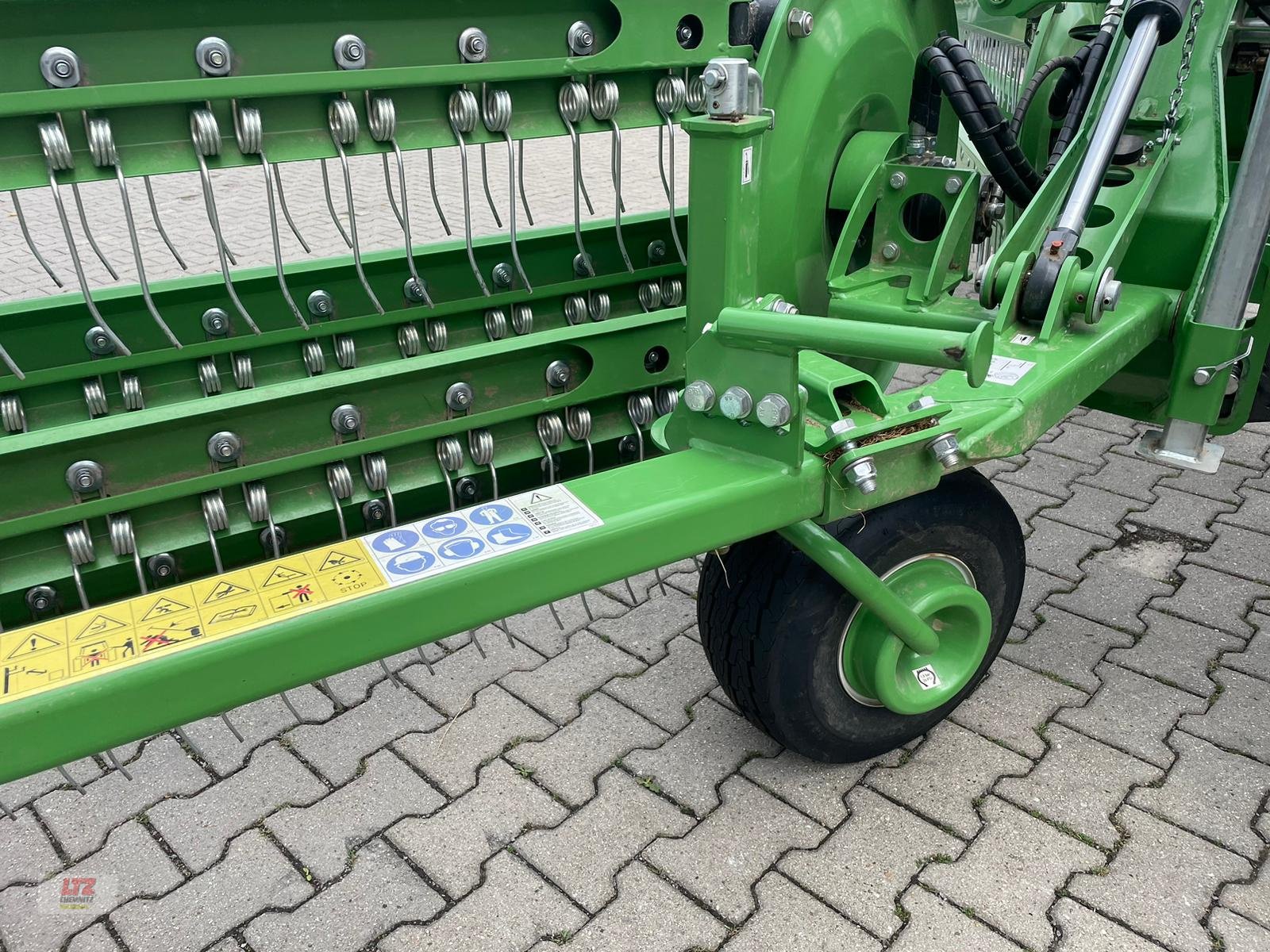 Schwader des Typs SaMASZ Twist 600 P, Gebrauchtmaschine in Hartmannsdorf (Bild 4)