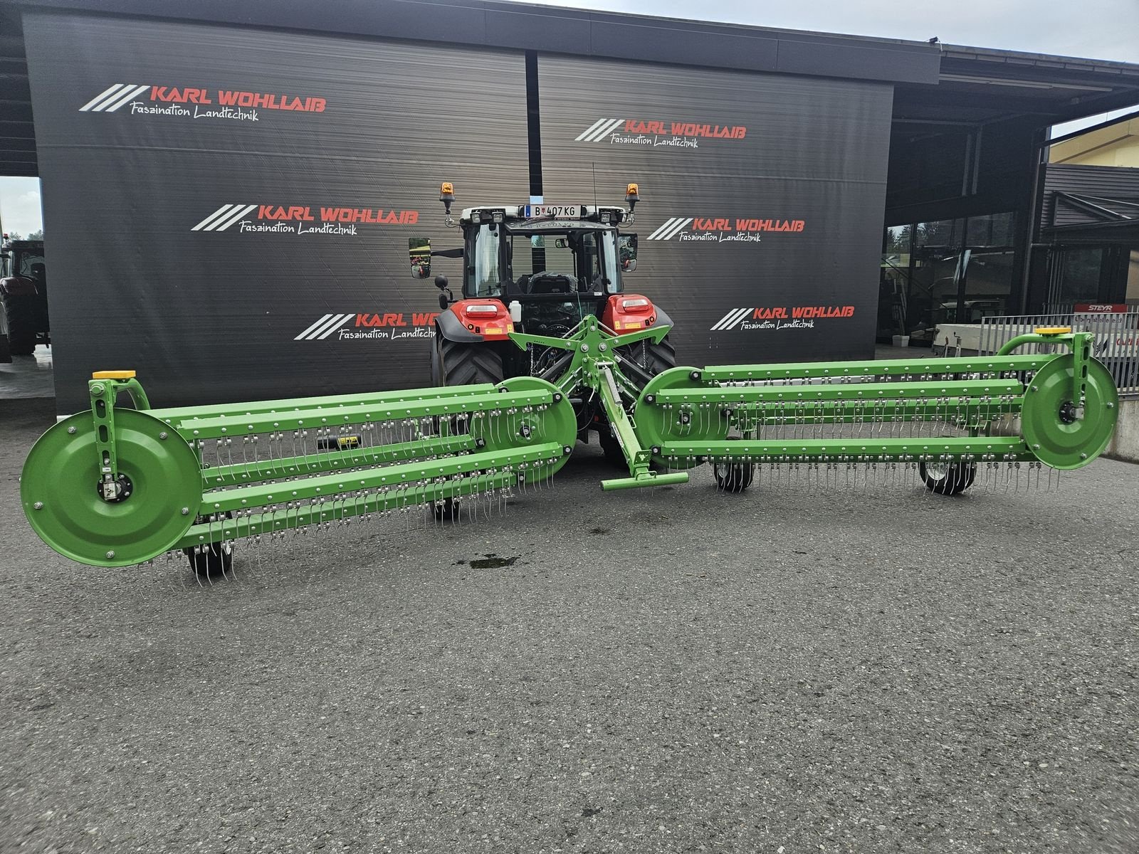 Schwader des Typs SaMASZ Twist 600, Neumaschine in Sulzberg (Bild 3)