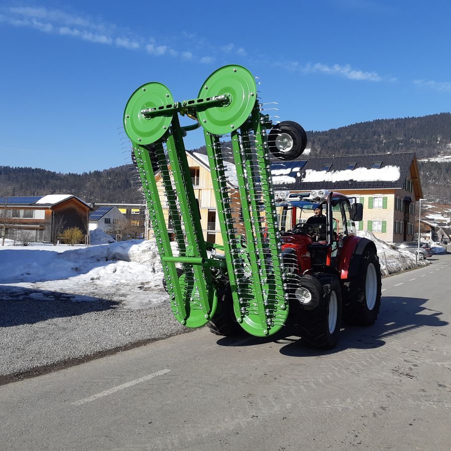 Schwader des Typs SaMASZ Twist 600, Neumaschine in Bezau (Bild 4)