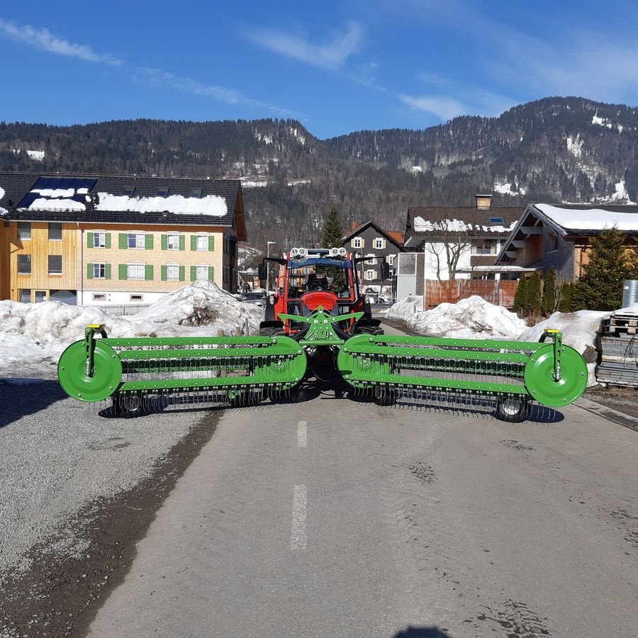 Schwader des Typs SaMASZ Twist 600, Neumaschine in Bezau (Bild 3)
