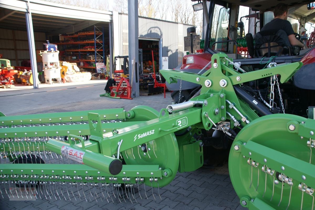 Schwader typu SaMASZ Twist 600P-Kammschwader-Doppelschwader-Schwader, Vorführmaschine v Eberschwang (Obrázek 25)