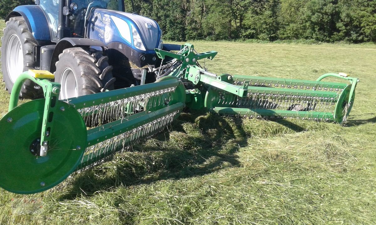 Schwader typu SaMASZ Twist 600P-Kammschwader-Doppelschwader-Schwader, Vorführmaschine v Eberschwang (Obrázek 9)