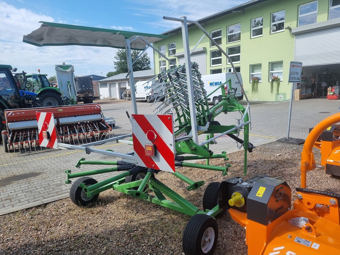 Schwader typu SaMASZ Z-440, Neumaschine v Stankov (Obrázek 4)