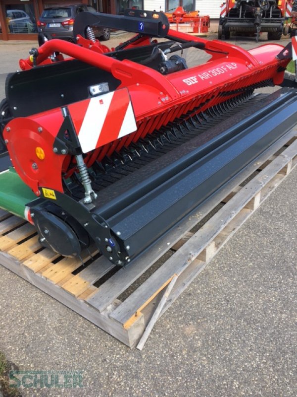 Schwader of the type SIP AIR 300, Neumaschine in St. Märgen (Picture 2)