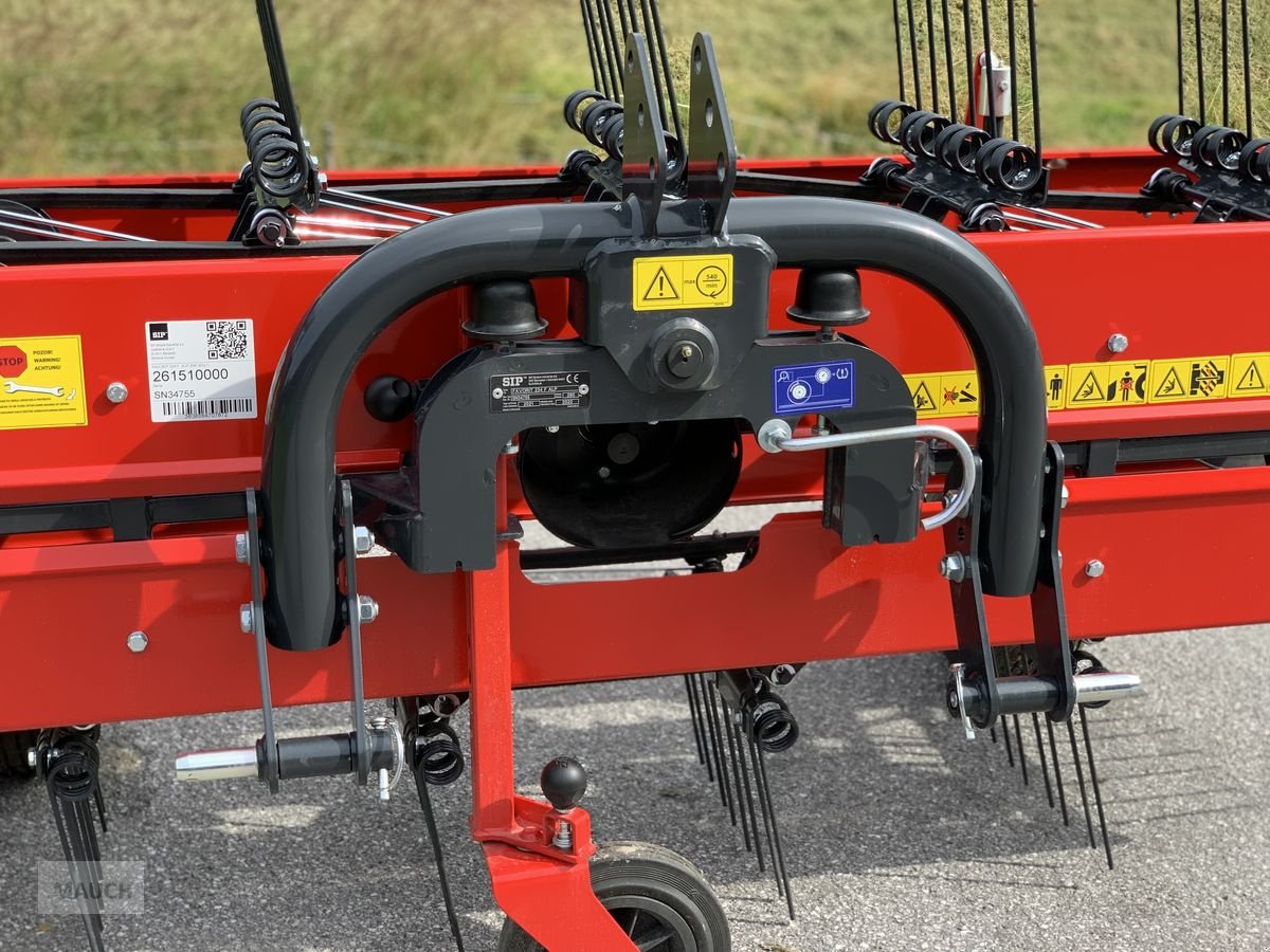 Schwader des Typs SIP Bandrechen Favorit 234 F ALP, Neumaschine in Eben (Bild 4)