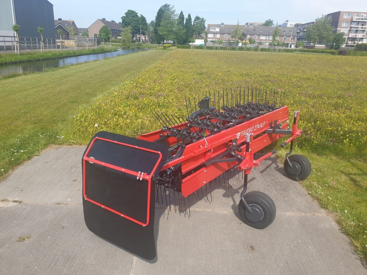 Schwader del tipo SIP Favorit 254, Neumaschine In Noordwijkerhout (Immagine 1)