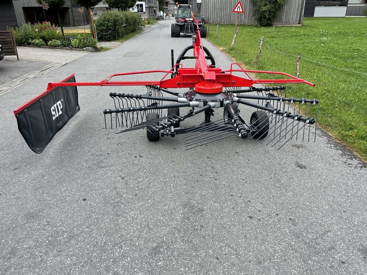 Schwader des Typs SIP Star 360/10, Neumaschine in Bezau (Bild 3)