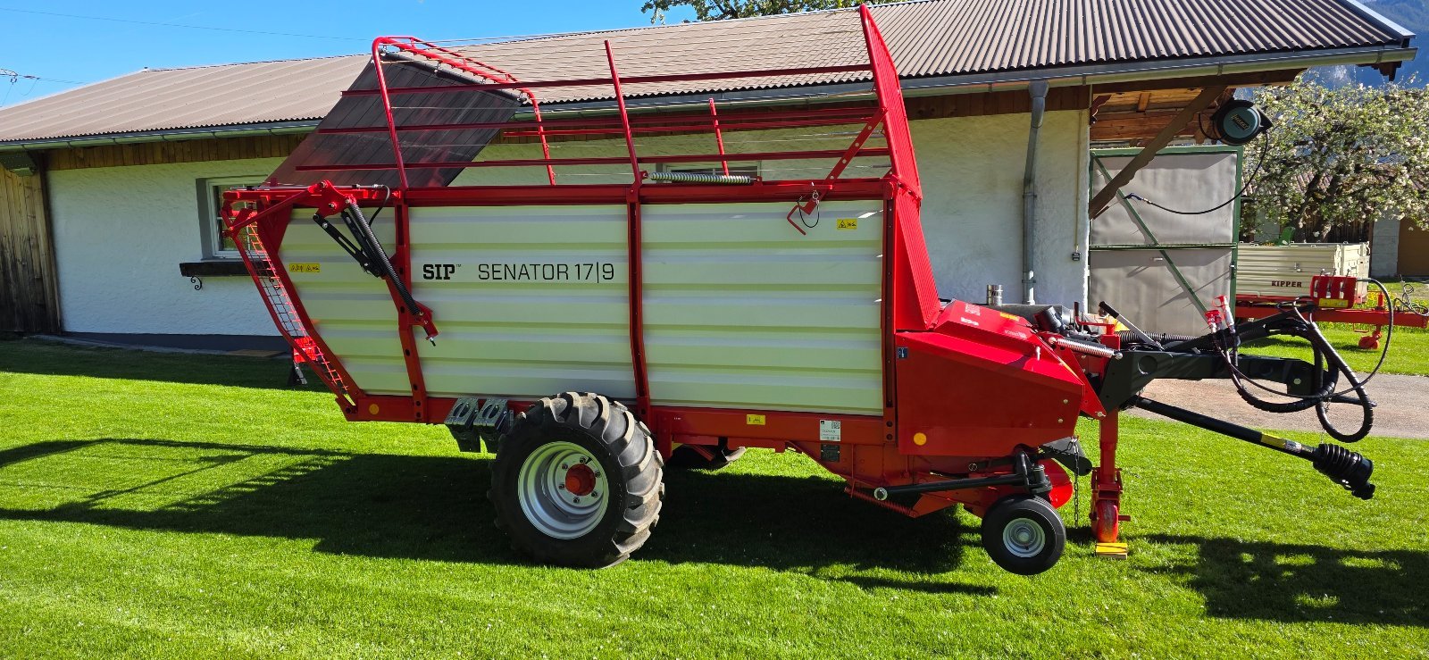 Schwader typu SIP Star, Neumaschine v Oberperfuss (Obrázok 1)