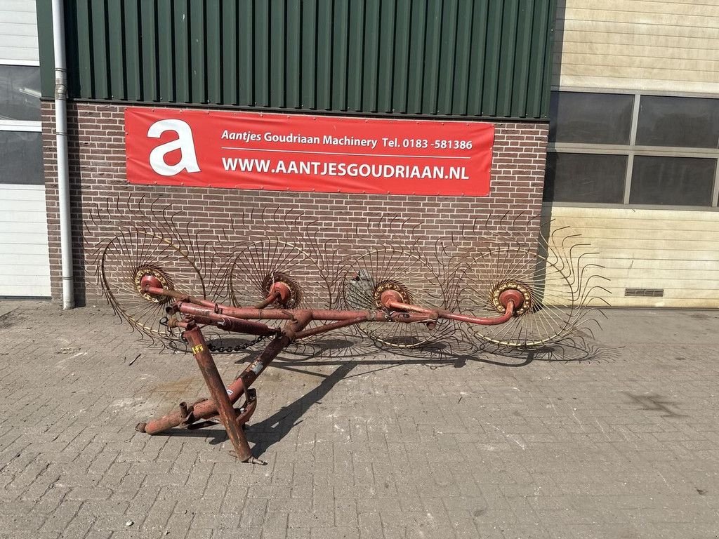 Schwader del tipo Sonstige 4 bords gedragen acrobaat - Gebruikt, Gebrauchtmaschine In Goudriaan (Immagine 1)