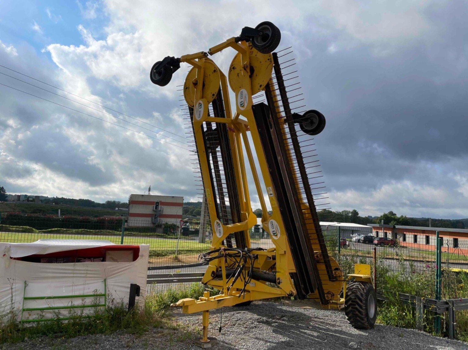 Schwader типа Sonstige Andaineur TRANS-AND940 Nadal, Gebrauchtmaschine в LA SOUTERRAINE (Фотография 1)