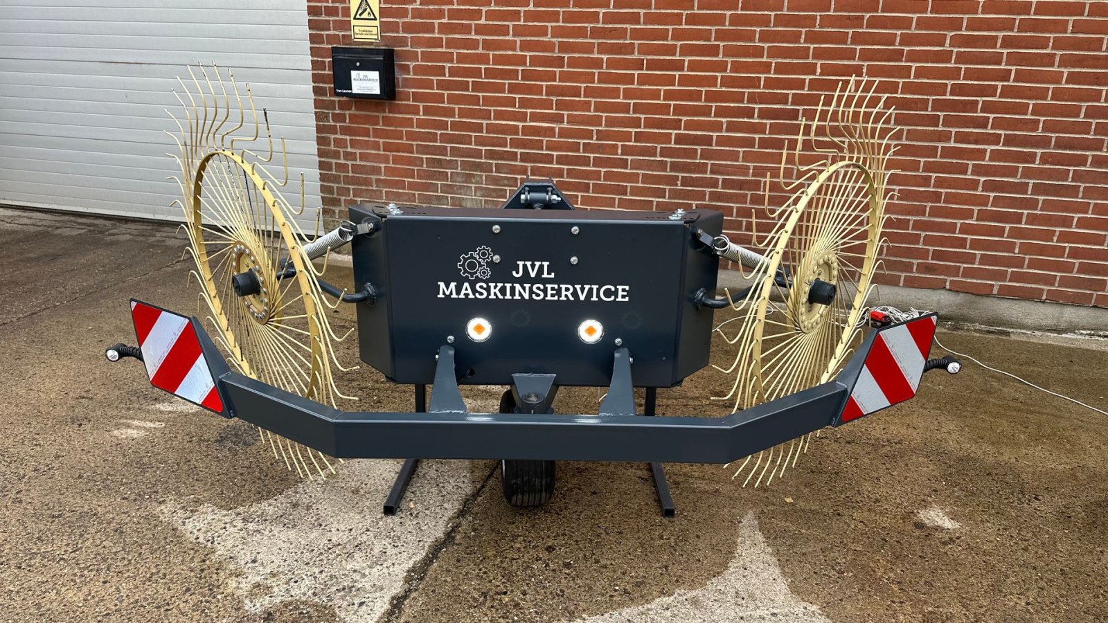 Schwader of the type Sonstige Frontrive FR-2, Gebrauchtmaschine in Ringkøbing (Picture 1)