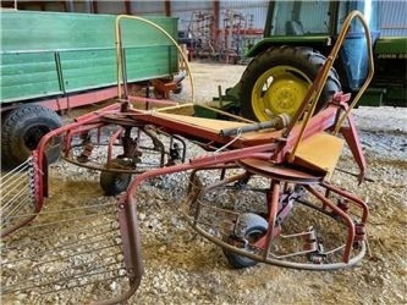 Schwader типа Sonstige HCR 400, Gebrauchtmaschine в Mern (Фотография 1)