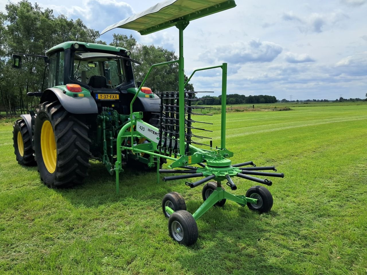 Schwader des Typs Sonstige Intertech zkt 420, Neumaschine in Dalfsen (Bild 2)