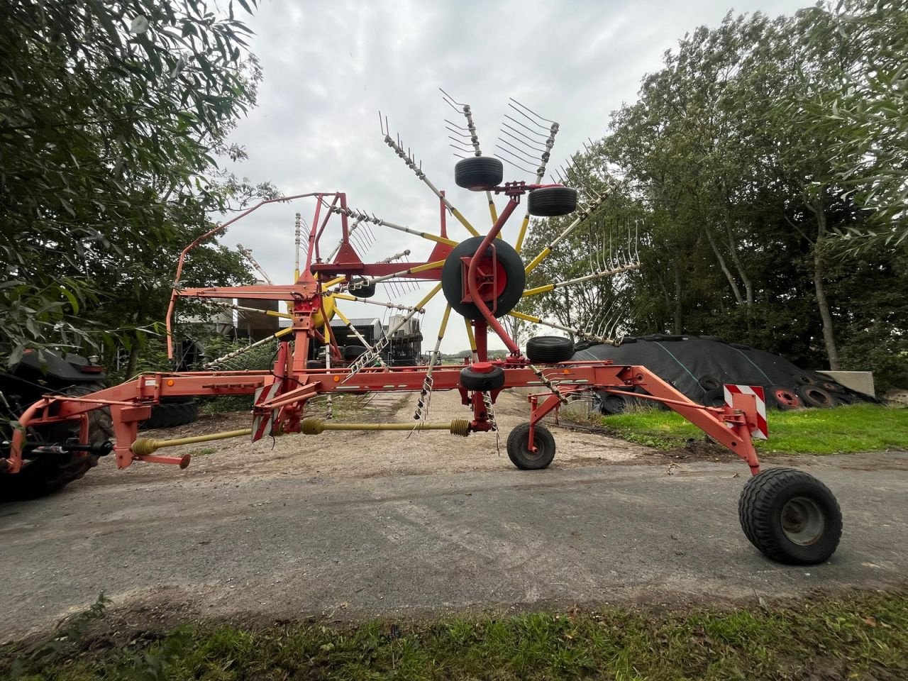 Schwader typu Sonstige P&ouml;ttinger Eurotop 651A, Gebrauchtmaschine v Zoeterwoude (Obrázok 5)