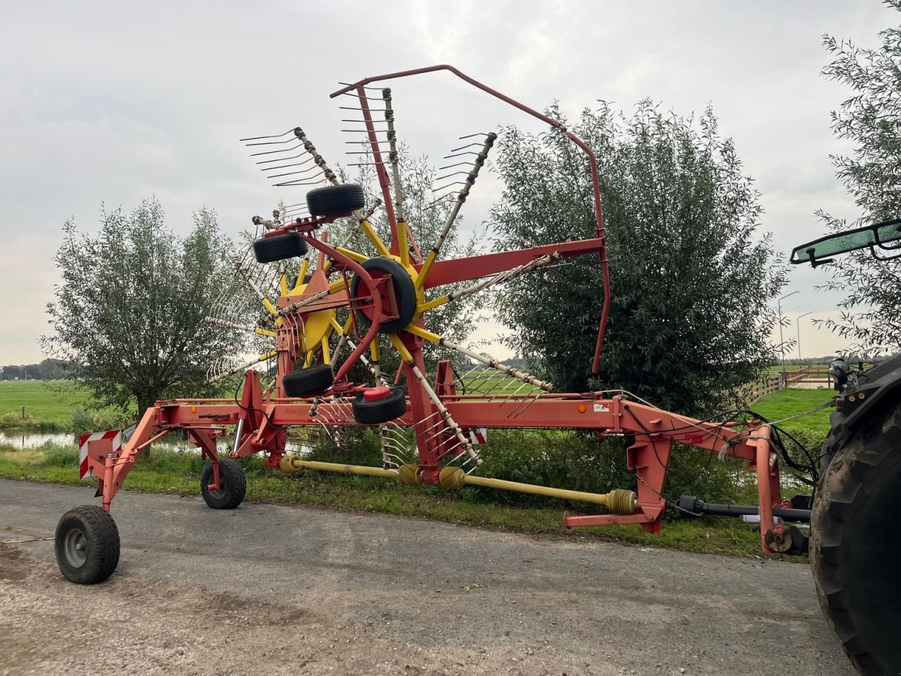 Schwader typu Sonstige P&ouml;ttinger Eurotop 651A, Gebrauchtmaschine v Zoeterwoude (Obrázok 3)