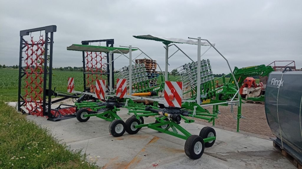 Schwader des Typs Sonstige Samasz Z440, Neumaschine in Vriezenveen (Bild 8)