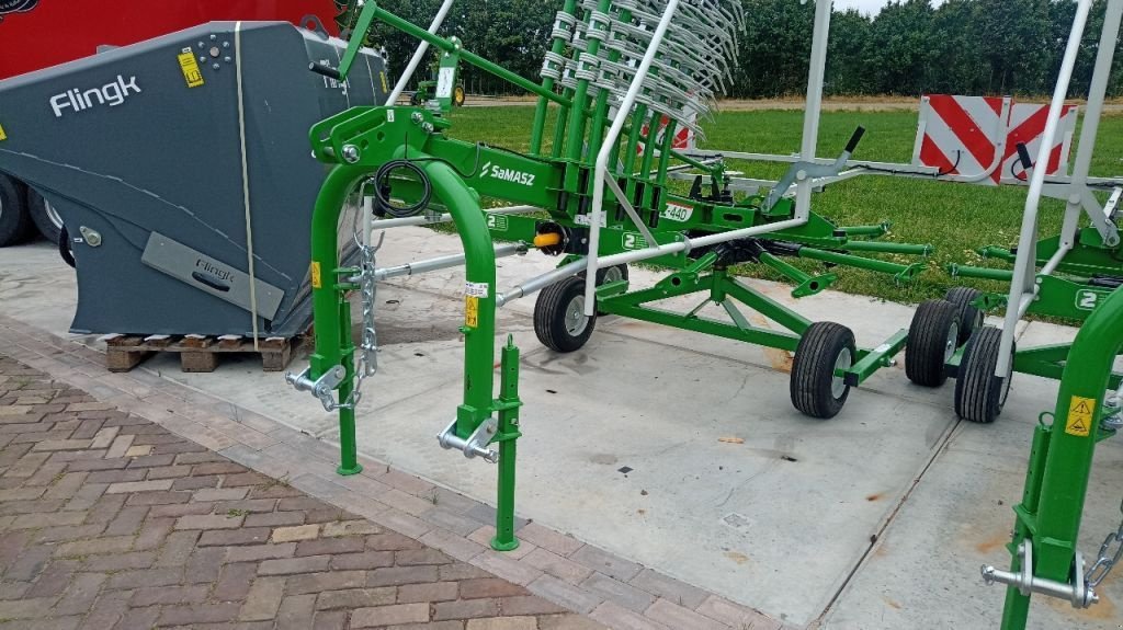 Schwader des Typs Sonstige Samasz Z440, Neumaschine in Vriezenveen (Bild 3)