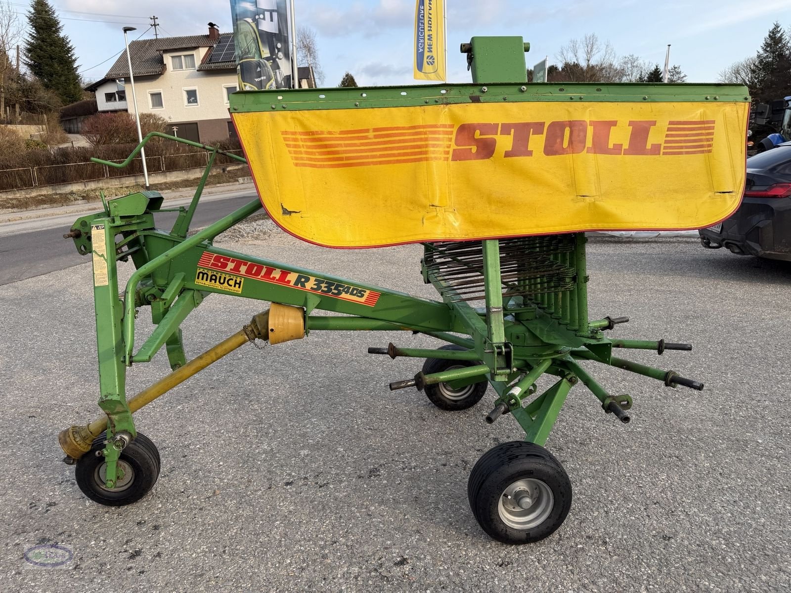 Schwader des Typs Stoll R 335 4 DVS, Gebrauchtmaschine in Münzkirchen (Bild 1)
