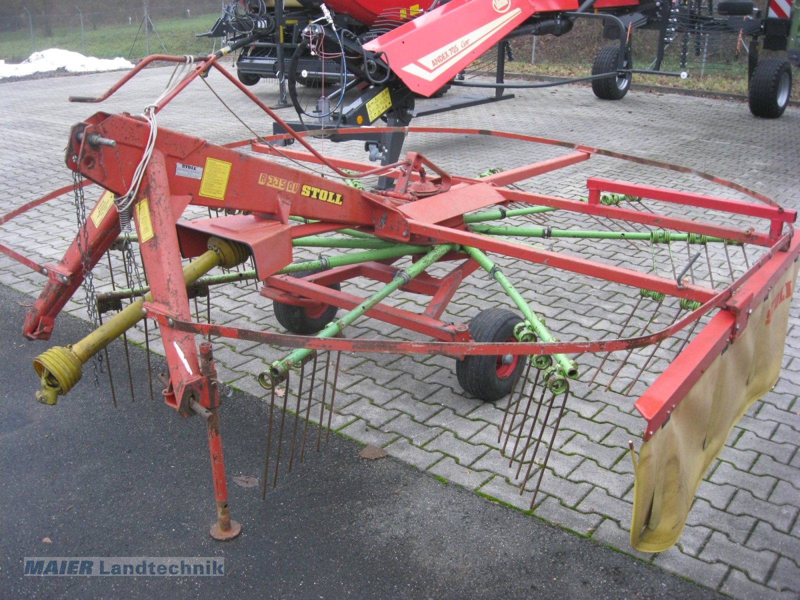 Schwader des Typs Stoll R 335 DVS, Gebrauchtmaschine in Dieterskirchen (Bild 2)