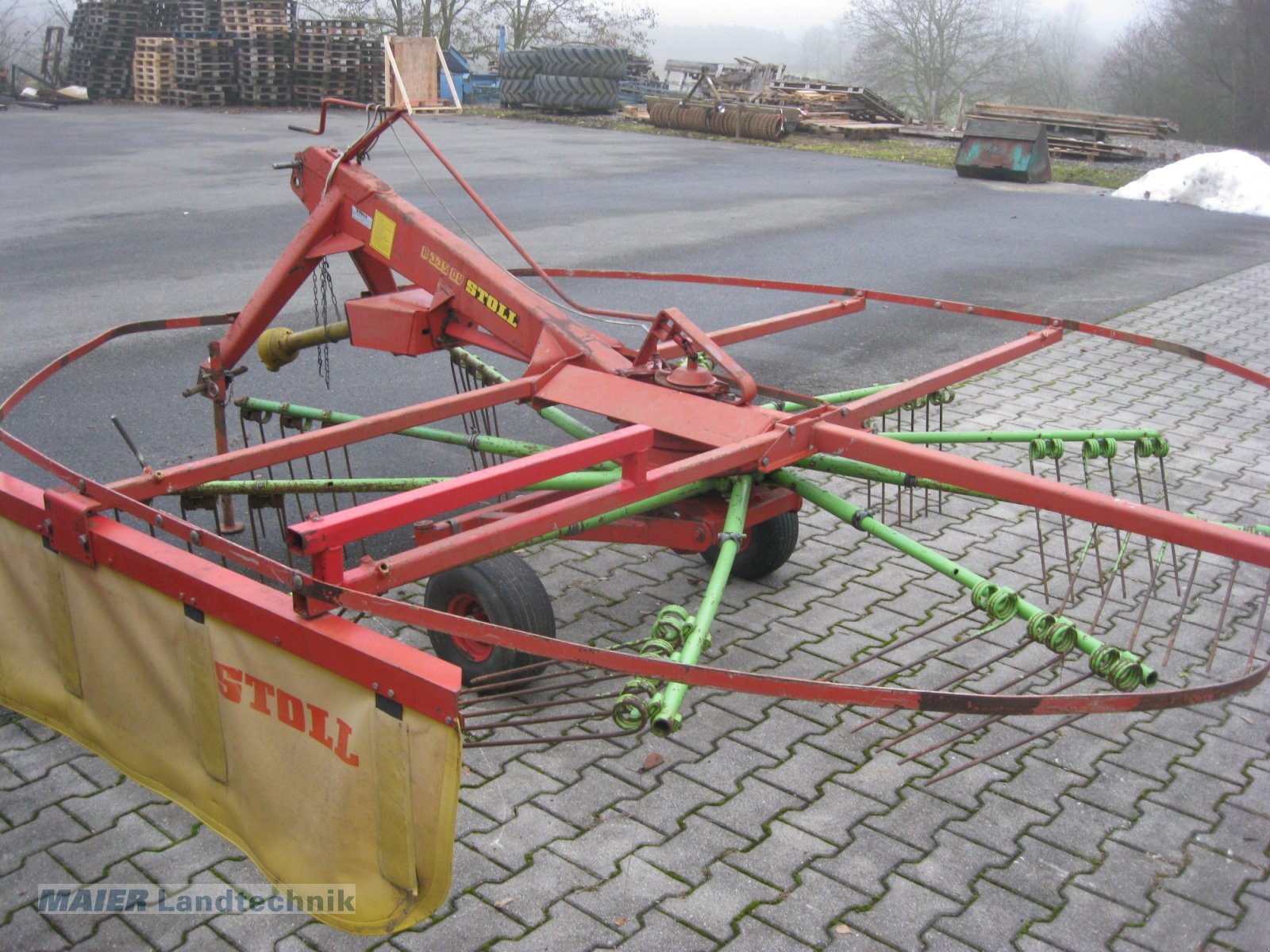 Schwader des Typs Stoll R 335 DVS, Gebrauchtmaschine in Dieterskirchen (Bild 4)