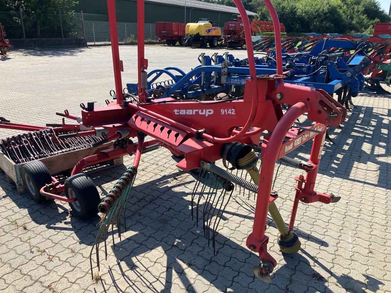 Schwader des Typs Taarup 9142 ROTORRIVE, Gebrauchtmaschine in Brønderslev (Bild 1)