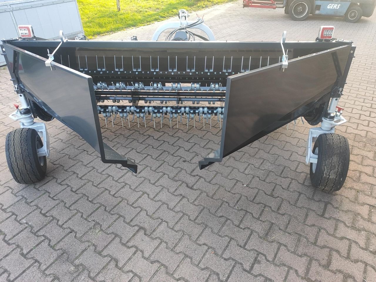 Schwader des Typs Talex Bocian 275 zwadkeerder, Neumaschine in Rouveen (Bild 5)