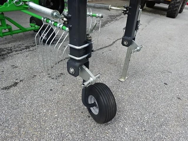 Schwader des Typs Talex Spyder 4,2 mit Gelenkwelle- Sonderpreis, Vorführmaschine in Neureichenau (Bild 18)