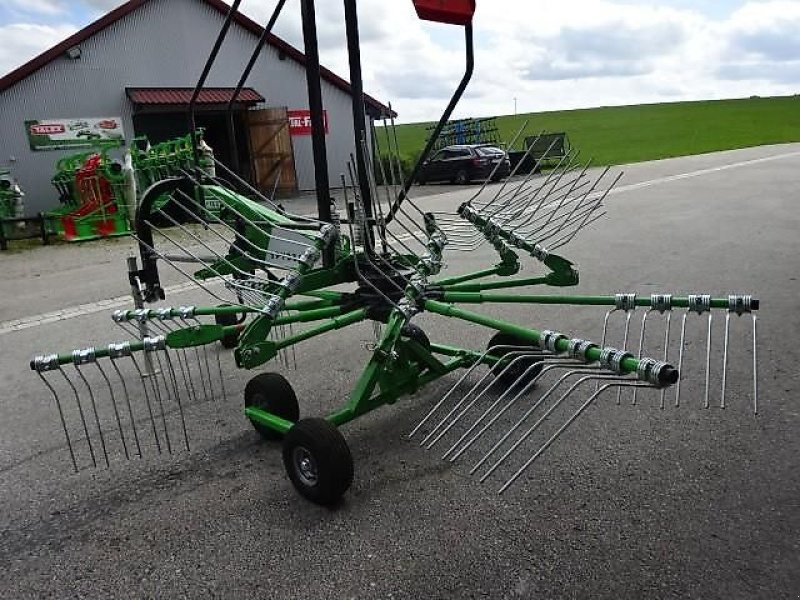 Schwader des Typs Talex Spyder 4,2 mit Gelenkwelle- Sonderpreis, Vorführmaschine in Neureichenau (Bild 3)