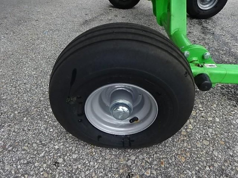 Schwader des Typs Talex Spyder 4,2 mit Gelenkwelle- Sonderpreis, Vorführmaschine in Neureichenau (Bild 9)