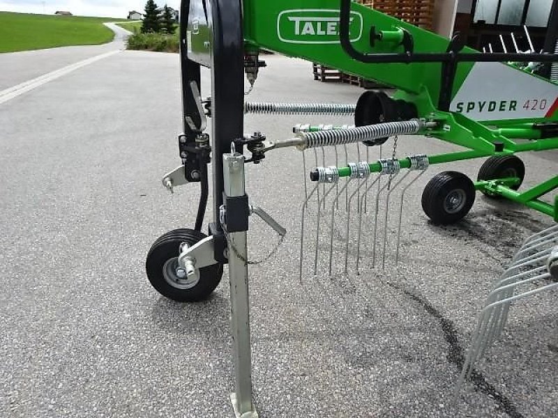 Schwader des Typs Talex Spyder 4,2 mit Gelenkwelle- Sonderpreis, Vorführmaschine in Neureichenau (Bild 16)