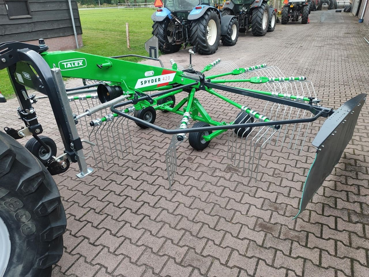 Schwader of the type Talex Spyder 420, Neumaschine in Rouveen (Picture 1)