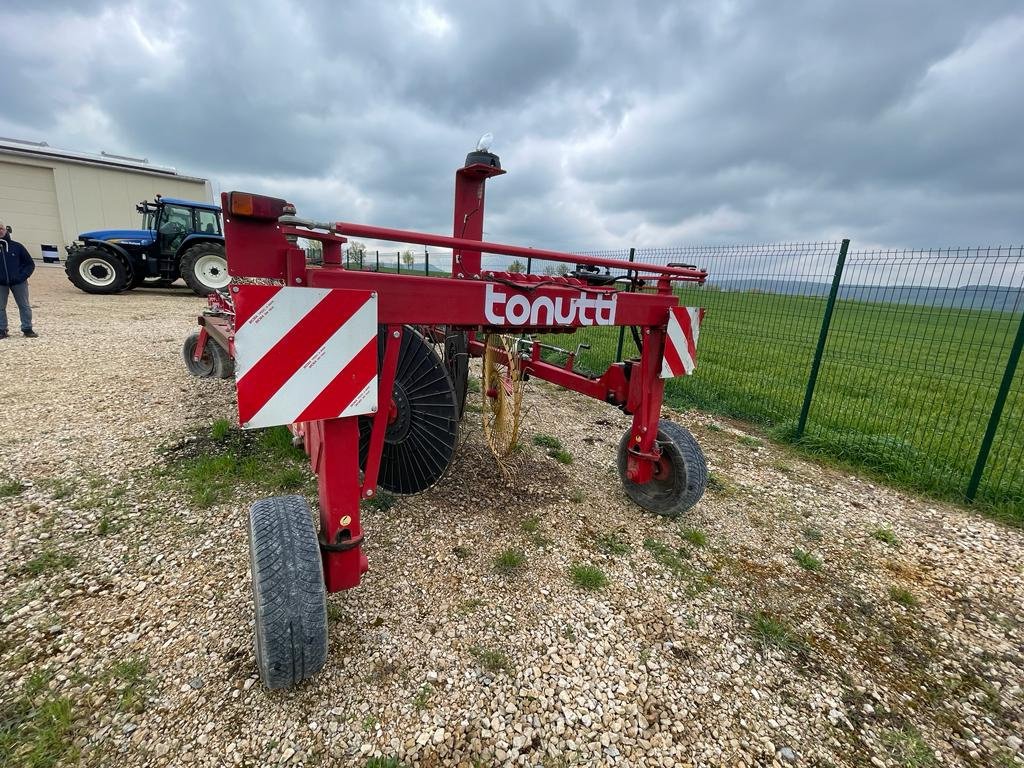 Schwader typu Tonutti Dominator v 14pro, Gebrauchtmaschine w Lalœuf (Zdjęcie 5)