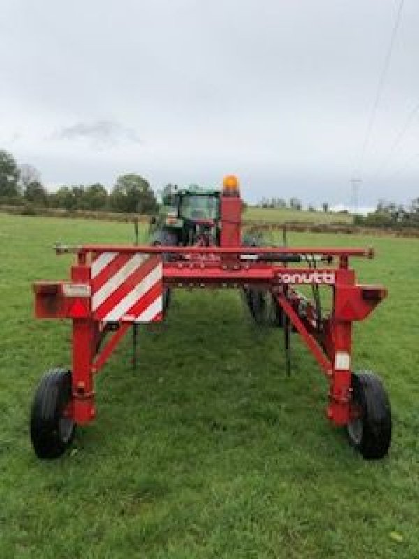 Schwader tipa Tonutti DOMITATOR V 12, Gebrauchtmaschine u AUMONT AUBRAC (Slika 2)