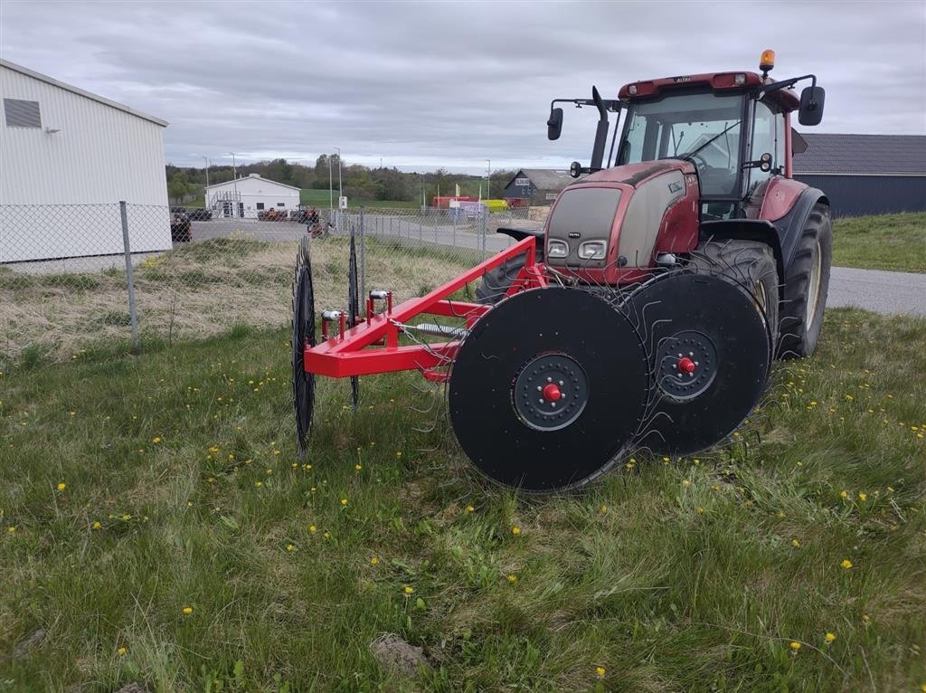 Schwader typu Tonutti VF4 frontrive, Gebrauchtmaschine v Randers Sv (Obrázek 3)