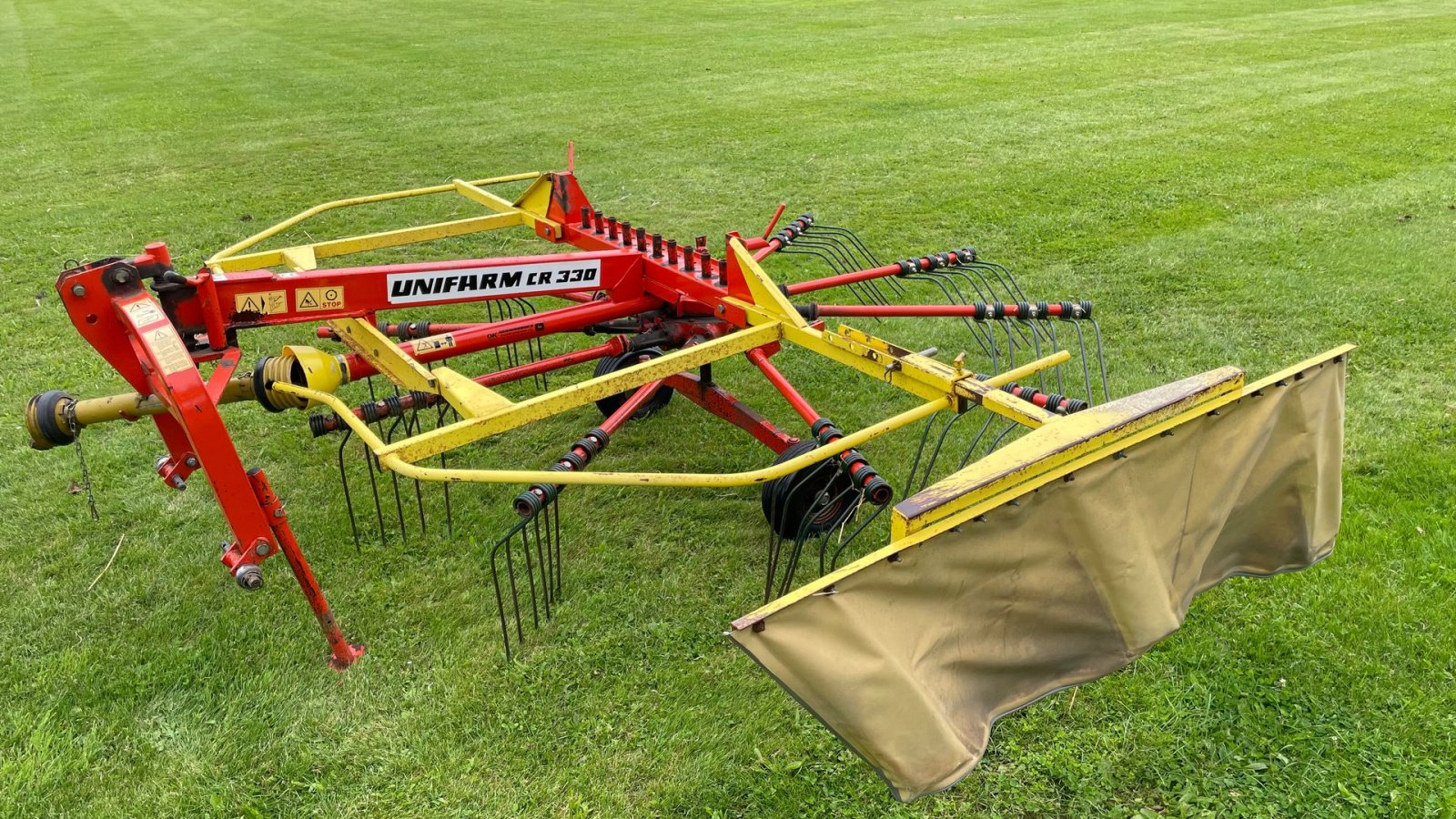 Schwader del tipo Unifarm CR 330, Gebrauchtmaschine In Ikast (Immagine 6)