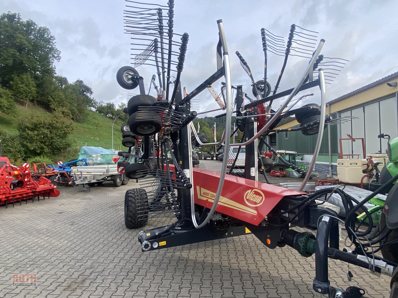 Schwader of the type Vicon Andex 1304, Neumaschine in Untermünkheim (Picture 1)