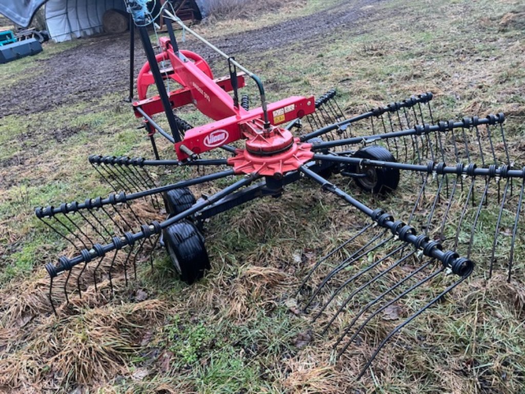 Schwader des Typs Vicon ANDEX 393, Gebrauchtmaschine in VERNOUX EN VIVARAIS (Bild 3)