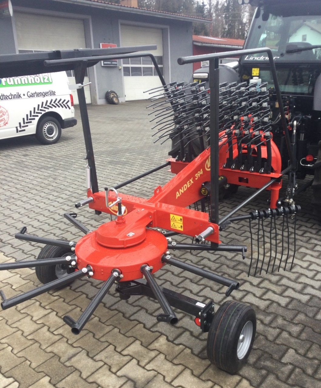 Schwader of the type Vicon Andex 394, Neumaschine in Fürsteneck (Picture 1)