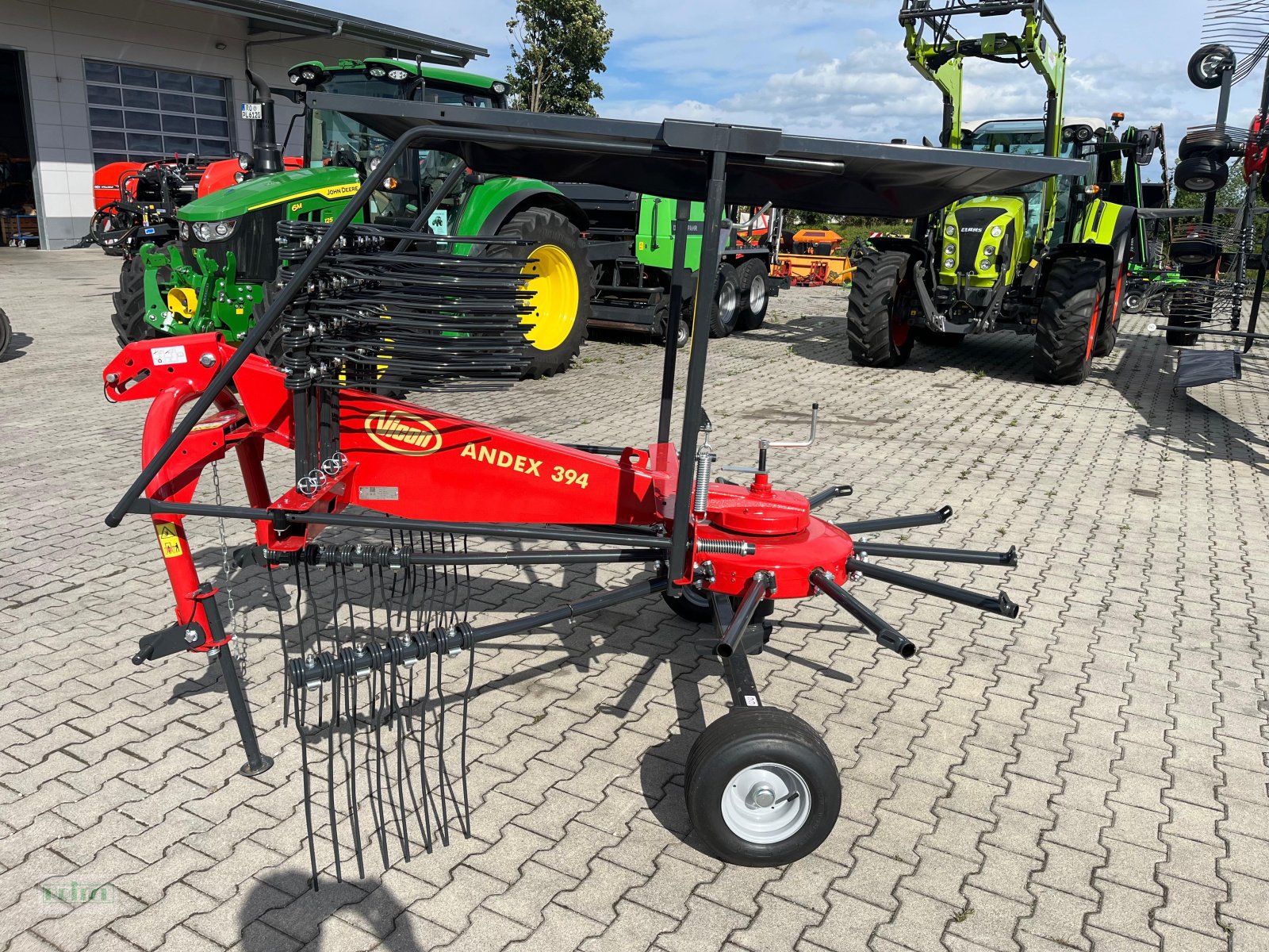 Schwader des Typs Vicon Andex 394, Neumaschine in Bruckmühl (Bild 1)