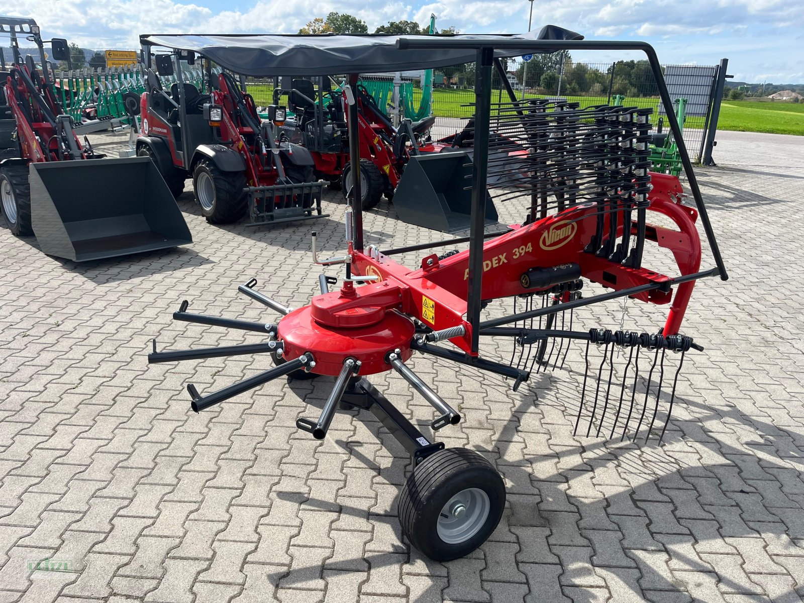 Schwader des Typs Vicon Andex 394, Neumaschine in Bruckmühl (Bild 3)